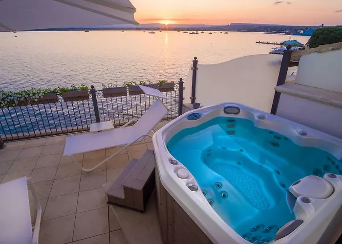 Aparthotel Palazzo Alfeo 4*