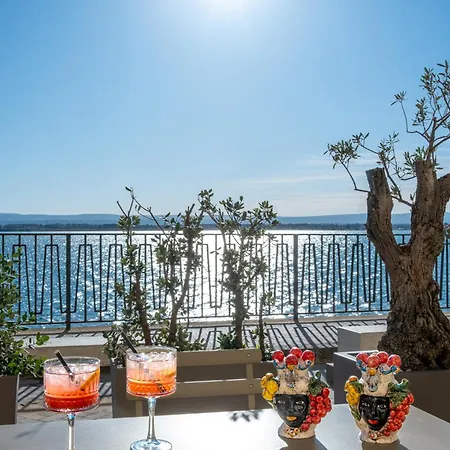 Palazzo Alfeo Aparthotel 4*
