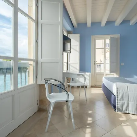 アパートホテル Palazzo Alfeo 4*